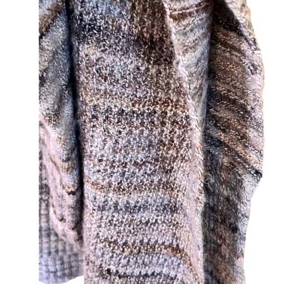 Oversized V-Neck Loose Knit Sweater - Jillian & Nicole - Size L - EUC - Picture 6 of 10